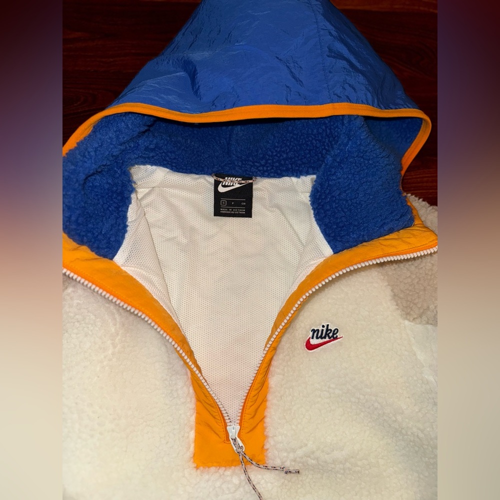 Nike Blue and White Sherpa Pullover - Picture 4 of 9